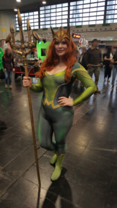 Die Cosplayerin Fenja als Mera auf der Comic Con 2018.
